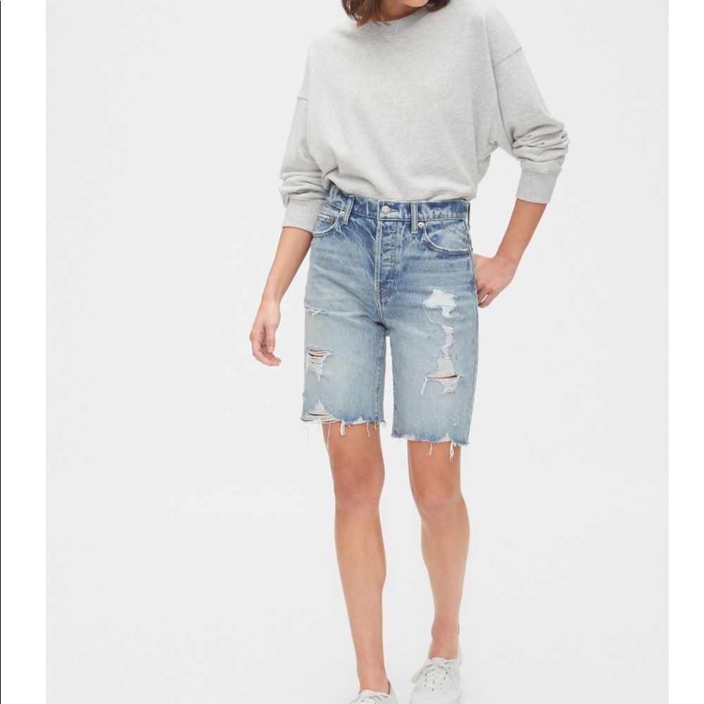 GAP DISTRESSED SHORTS!